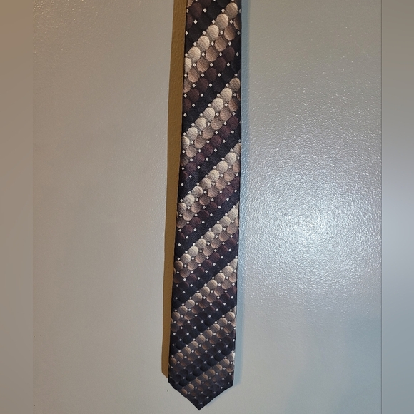 Van Heusen Black and Brown Patterned Tie - Picture 2 of 4